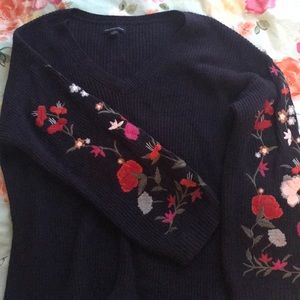 CUTE Embroidered sleeves Sweater